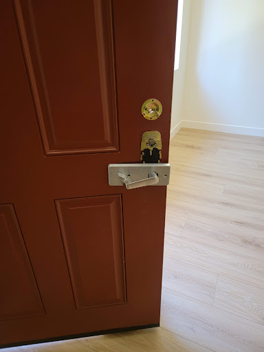 Locksmith «Safeway Locksmith», reviews and photos, 27049 1/2 McBean Pkwy, Valencia, CA 91355, USA