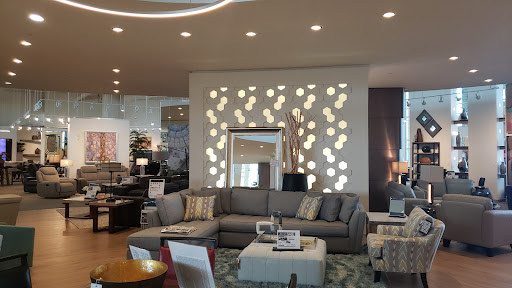 Furniture Store «Rooms To Go Furniture Store - Daytona Beach», reviews and photos, 2375 W International Speedway Blvd, Daytona Beach, FL 32114, USA