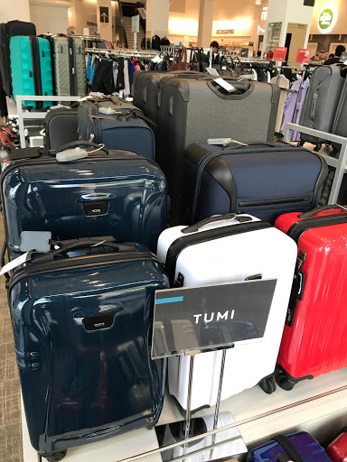 Department Store «Nordstrom Rack Chestnut Street», reviews and photos, 1700 Chestnut St, Philadelphia, PA 19103, USA