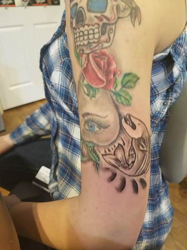 Tattoo Shop «New Haven County Tattoo Co.», reviews and photos, 411 Main St, Wallingford, CT 06492, USA