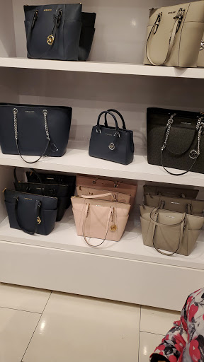 Fashion Accessories Store «Michael Kors», reviews and photos, 348 Nut Tree Rd #348, Vacaville, CA 95687, USA