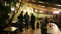 Atmosphère du Restaurant La Guinguette à Sainte-Anastasie-sur-Issole - n°8