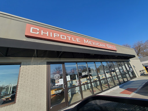 Mexican Restaurant «Chipotle Mexican Grill», reviews and photos, 201 N 8th St, West Dundee, IL 60118, USA