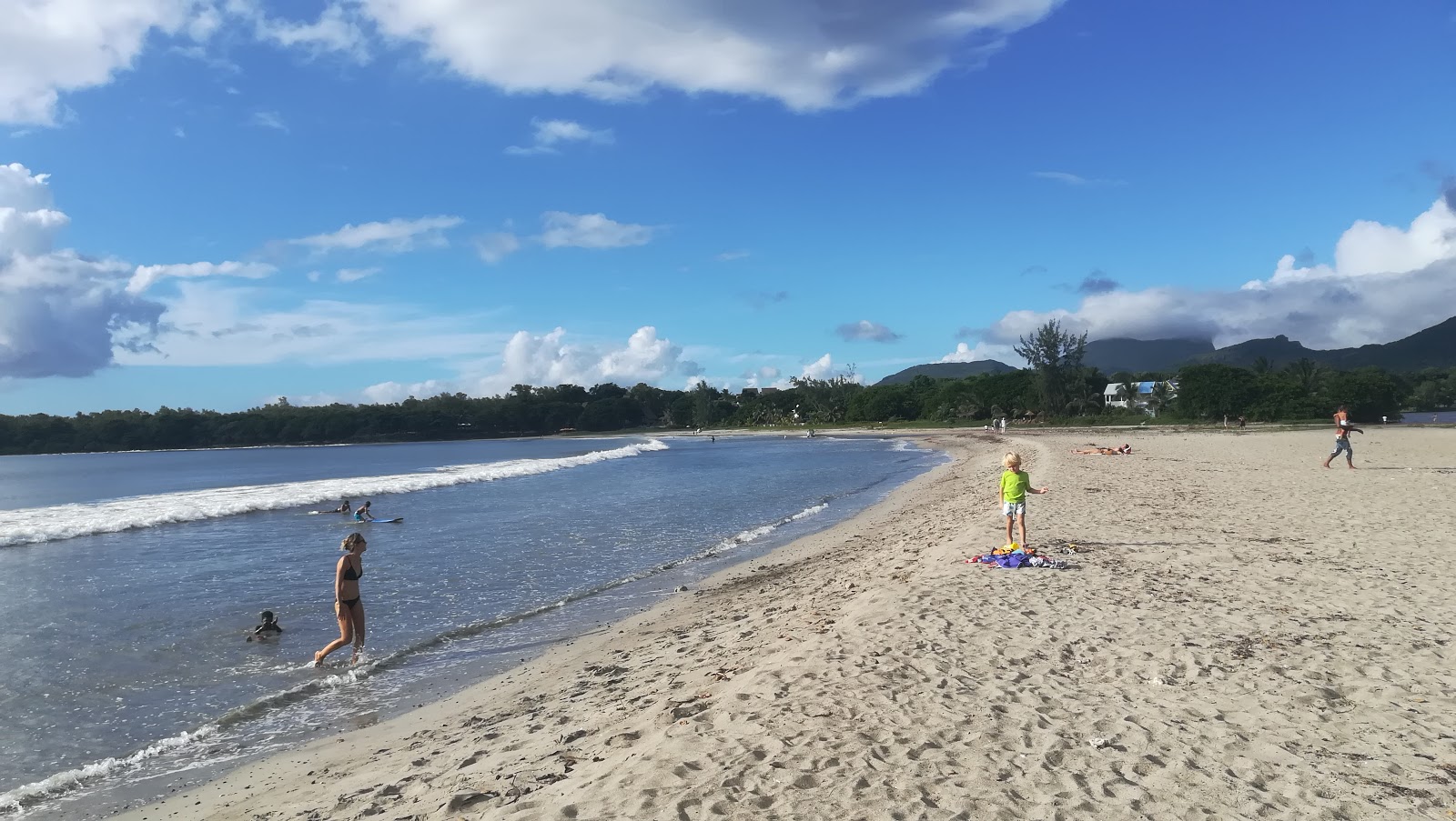 Tamarin Beach的照片 带有碧绿色水表面