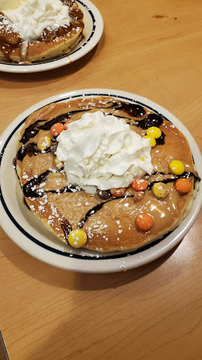 Shopping Mall «Central Plaza Shopping Center», reviews and photos, 2550 Central Park Ave, Yonkers, NY 10710, USA