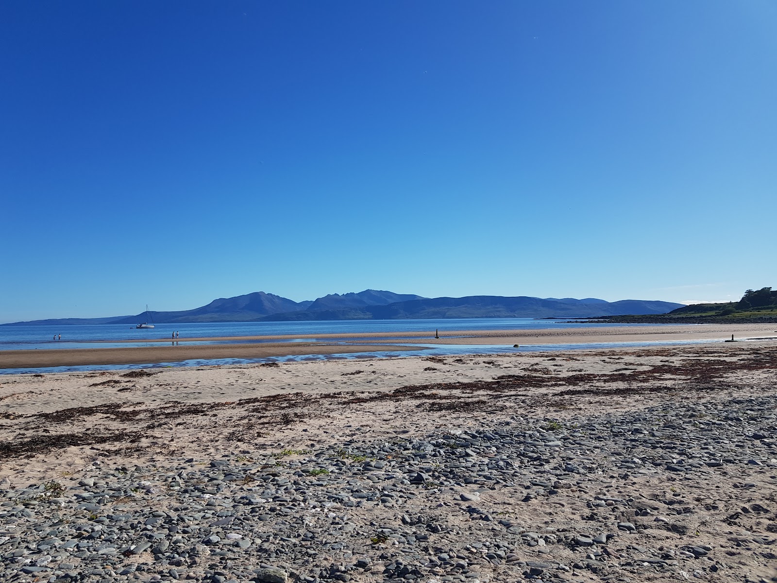 Scalpsie Bay Beach, Isle of Bute的照片 具有非常干净级别的清洁度