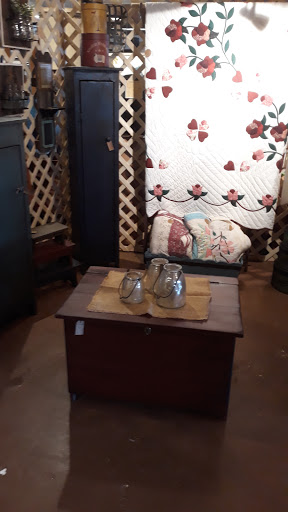 Consignment Shop «Gallery 265 Inc Resale Estate Furniture and Consignment», reviews and photos, 265 N US Hwy 17 92, Longwood, FL 32750, USA