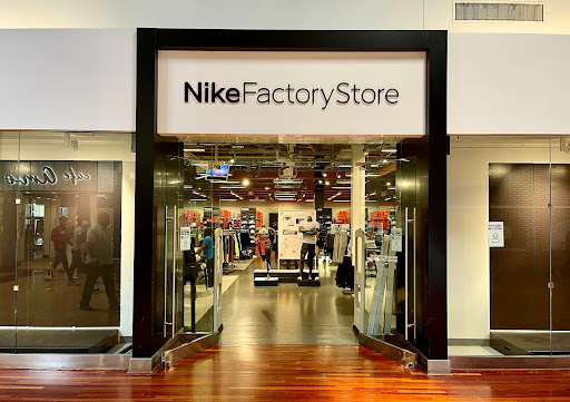 Nike Factory Store, 5900 Sugarloaf Pkwy #528, Lawrenceville, GA 30043, USA, 