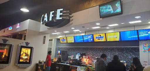 Movie Theater «Regal Cinemas Crossroads 20 & IMAX», reviews and photos, 501 Caitboo Ave, Cary, NC 27518, USA