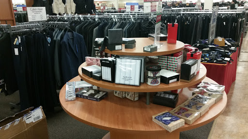 Clothing Store «Burlington Coat Factory», reviews and photos, 250 S Randall Rd, Elgin, IL 60123, USA