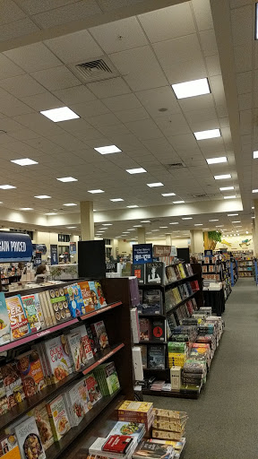 Book Store «Barnes & Noble», reviews and photos, 4000 Jericho Turnpike, East Northport, NY 11731, USA