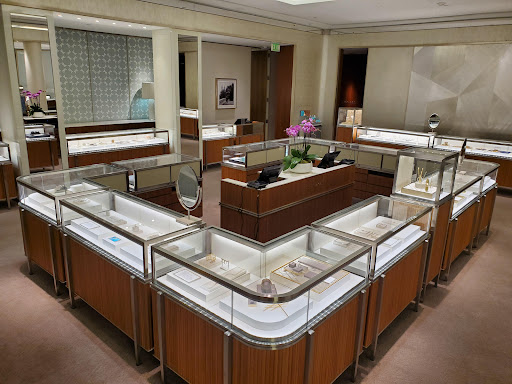 Jewelry Store «Tiffany & Co.», reviews and photos, 1 Garden State Plaza Blvd, Paramus, NJ 07652, USA
