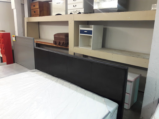 Nice & Right Furniture, 2710 Oakdale Ave, San Francisco, CA 94124, USA, 