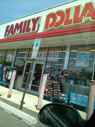 FAMILY DOLLAR, 825 N Delsea Dr, Clayton, NJ 08312, USA, 