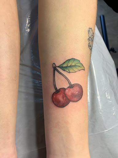 Explore new york yankees tattoo ideas, creative tattoo ideas in Lincoln City, available at Black N Blue Tattoo & Skate Shop