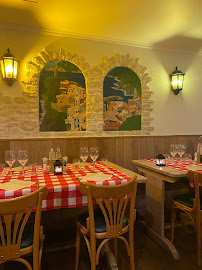 Atmosphère du Restaurant italien Little Italy Restaurant à Menton - n°15