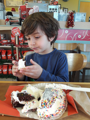 Donut Shop «Honey Dew Donuts», reviews and photos, 156 Andover St, Danvers, MA 01923, USA