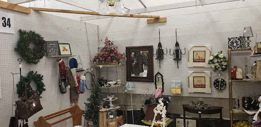 Flea Market «Traderbakers Flea Market», reviews and photos, 2080 Burton Ln, Martinsville, IN 46151, USA