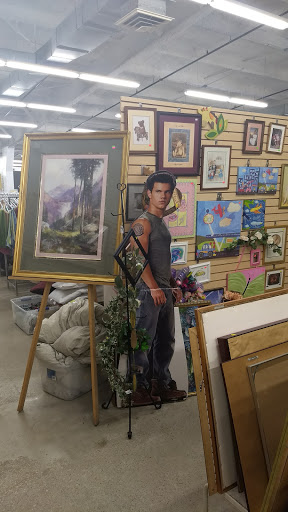 Thrift Store «Hillcrest Thrift Shop- Platte City», reviews and photos, 1305 Branch St, Platte City, MO 64079, USA