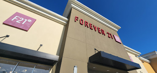 Clothing Store «F21 RED», reviews and photos, 620 Centerview Blvd, Kissimmee, FL 34741, USA
