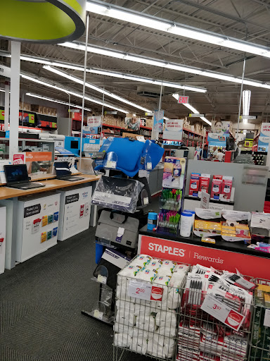 Office Supply Store «Staples», reviews and photos, 134-01 20th Ave, Flushing, NY 11356, USA