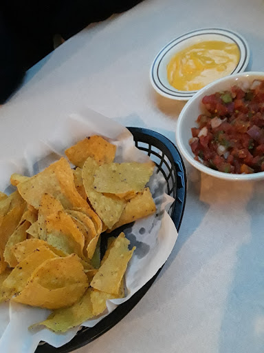 Bar & Grill «Hoosier Bar & Grill», reviews and photos, 4645 W Richland Plaza Dr, Bloomington, IN 47404, USA