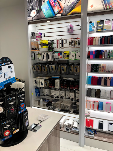 Phone Repair Service «The Fix - Mobile Phone & Computer Repair», reviews and photos, 17057 N Outer 40 Rd, Chesterfield, MO 63005, USA