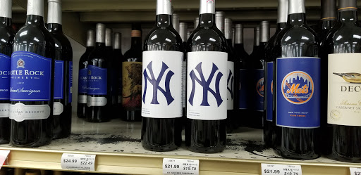 Wine Store «Lake Fine Wines», reviews and photos, 299 Hawkins Ave #2, Ronkonkoma, NY 11779, USA