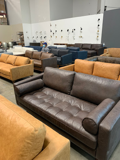 Poly & Bark Outlet Store image