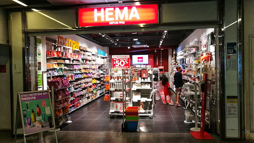 Grand magasin HEMA La Défense