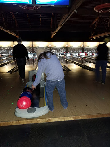 Bowling Alley «Suburbanite Bowl», reviews and photos, 201 Ogden Ave, Westmont, IL 60559, USA