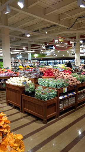 Heinens Grocery Store image 2