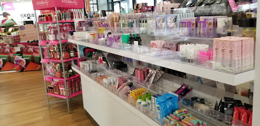 Hair Salon «Ulta Beauty», reviews and photos, 1500 N Tomahawk Island Dr, Portland, OR 97217, USA