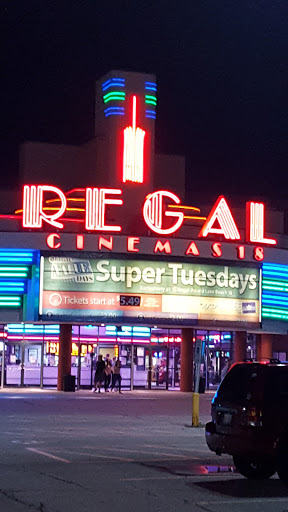 Movie Theater «Regal Cinemas Round Lake Beach 18», reviews and photos, 550 E Rollins Rd, Round Lake Beach, IL 60073, USA