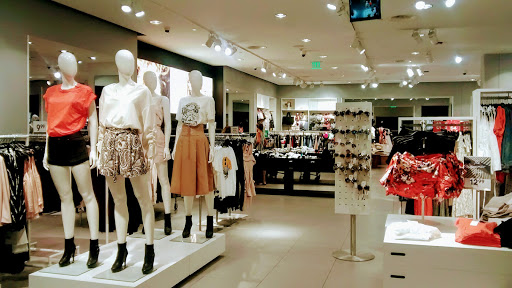 Shopping Mall «Northbrook Court», reviews and photos, 2171 Lake Cook Rd, Northbrook, IL 60062, USA