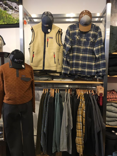 Outdoor Sports Store «Clear Water Outdoor - Lake Geneva», reviews and photos, 744 W Main St, Lake Geneva, WI 53147, USA