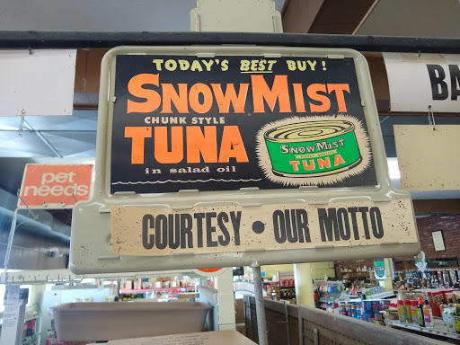 Grocery Store «Gaston Market», reviews and photos, 222 Front St, Gaston, OR 97119, USA