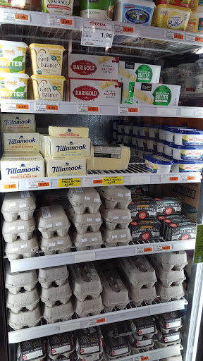 Grocery Store «Manzanita Market: The Little Apple», reviews and photos, 193 Laneda Ave, Manzanita, OR 97130, USA