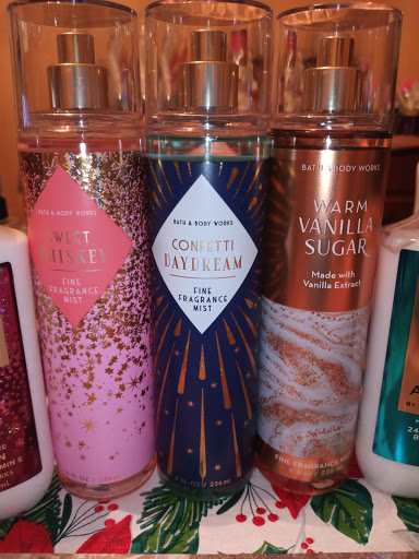 Beauty Supply Store «Bath & Body Works», reviews and photos, 200 E Pratt St, Baltimore, MD 21202, USA