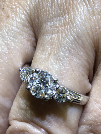 Jewelry Store «Studio Jewelers», reviews and photos, 2240 Bartow Ave, Bronx, NY 10475, USA