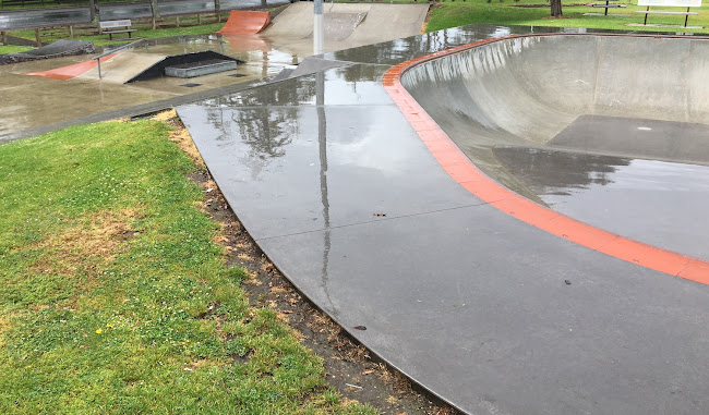 Comments and reviews of KAUWHATA SKATE PARK - PLAY GROUND & MEMORIAL