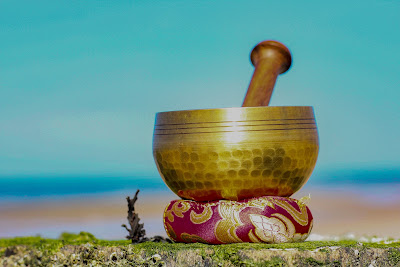 Isba des Archanges Magnétiseur Sonothérapie Lithothérapie Oracles à Calais