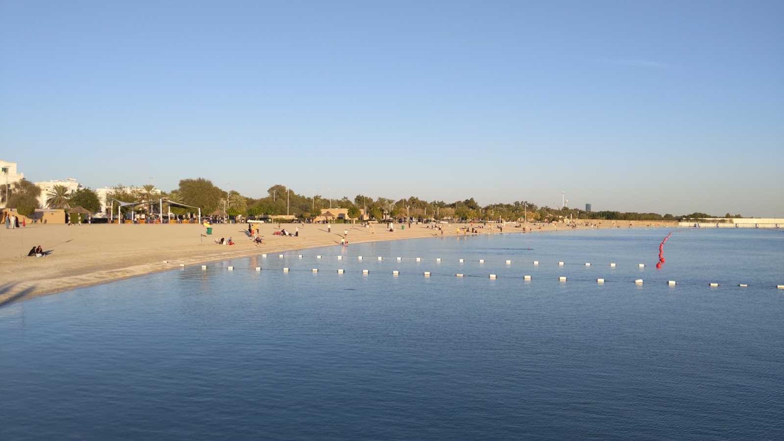 Photo de Al Bateen beach avec moyenne baie