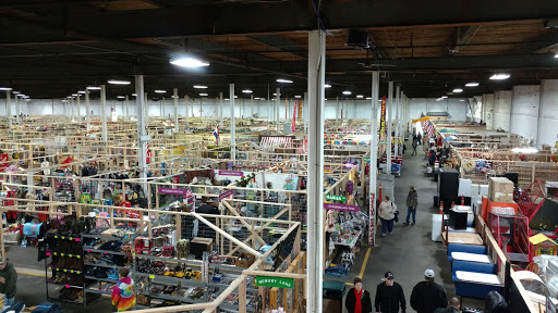 Shopping Mall «Flea Town USA», reviews and photos