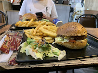 Hamburger du Restaurant halal Pépé Manzo Factory à Saint-Ouen-l'Aumône - n°8