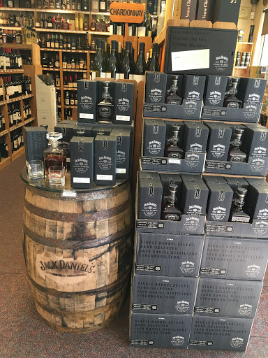 Wine Store «The Wine & Spirit Company of Greenville», reviews and photos, 4025 Kennett Pike, Greenville, DE 19807, USA