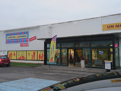 Le marché aux affaires à Pont-Sainte-Maxence