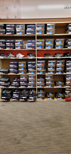 Shoe Store «Famous Footwear», reviews and photos, 31 Furlong Dr, Revere, MA 02151, USA