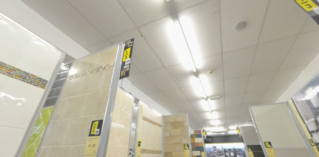 Reviews of Topps Tiles Shoreditch in London - Hardware store
