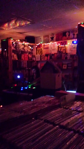 Used Book Store «Nice Price Books», reviews and photos, 3106 Hillsborough St, Raleigh, NC 27607, USA